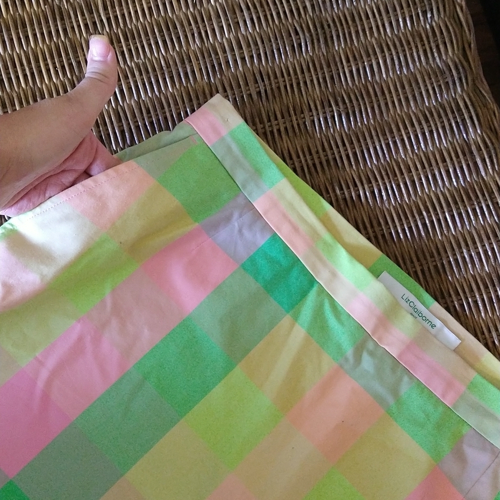 Liz Claiborne Golf Checkered Skort - Picture 2 of 8